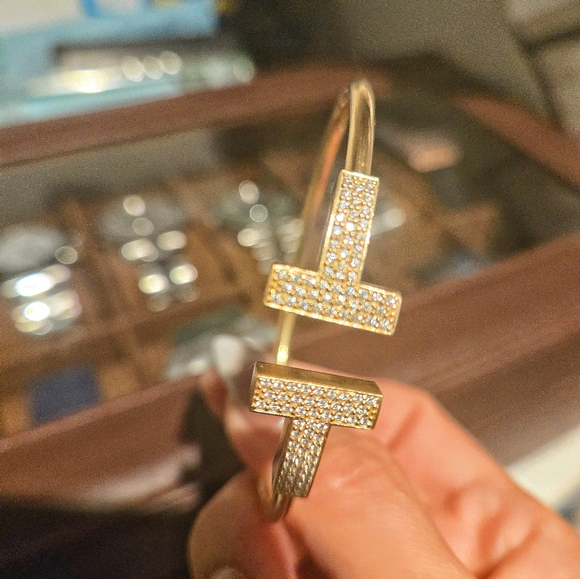 Tiffany TWide Diamond Wire Braceletin Yellow Gold - Picture 3 of 7